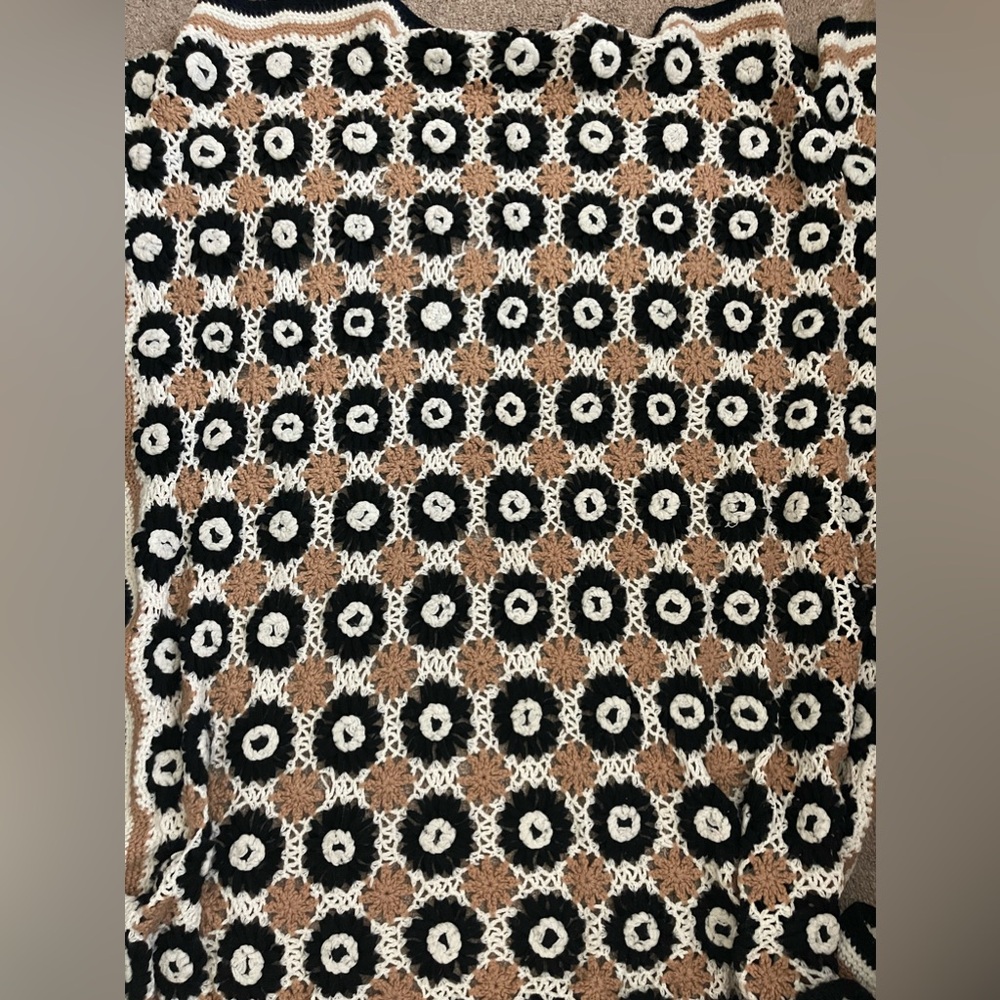 Knitting blanket. Manta tejida